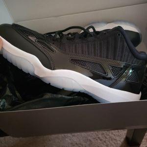 Jordan 11 Low